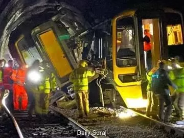 ਲੰਡਨ ਨੇੜੇ ਦੋ ਯਾਤਰੀ ਰੇਲ ਗੱਡੀਆਂ ਦੀ ਟੱਕਰ, 50 ਤੋਂ ਵੱਧ ਜ਼ਖ਼ਮੀ ਹੋਣ ਦੀ ਸੰਭਾਵਨਾ