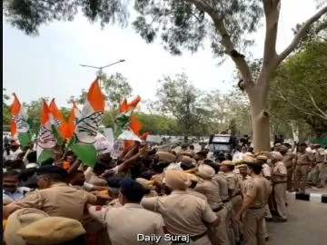 ਨਗਰ ਨਿਗਮ ਦਫ਼ਤਰ ਅੱਗੇ ਕਾਂਗਰਸ ਦਾ ਰੋਸ ਪ੍ਰਦਰਸ਼ਨ, ਹਰ ਮਹੀਨੇ 20 ਹਜ਼ਾਰ ਲੀਟਰ ਮੁਫ਼ਤ ਪਾਣੀ ਦੀ ਕੀਤੀ ਮੰਗ