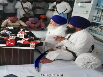 बेअदबी मामलों में डेरों को भी कानून के दायरे में लाने की मांग, सरकार को मिला एक महीने का समय