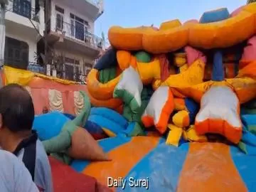 शूलिनी मेले में मिकी माउस झूला गिरा, 15 बच्चे मलबे में फंसे; स्टाफ मौके से फरार