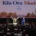 न्यूजीलैंड दौरे पर PM मोदी ने भारतीय समुदाय को किया संबोधित, 25 साल पुराना मफलर दिखाया