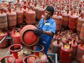 ਵਪਾਰੀਆਂ ਲਈ ਰਾਹਤ, 19 ਕਿਲੋ ਵਪਾਰਕ LPG ਸਿਲੰਡਰ ਦੀ ਕੀਮਤ ਘਟੀ