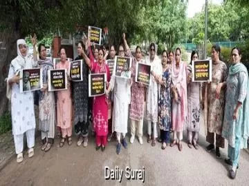 पंजाब महिला कांग्रेस का ‘आप’ सरकार के खिलाफ जोरदार प्रदर्शन