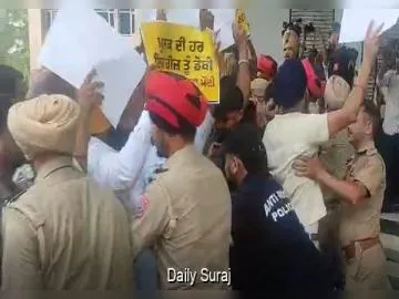 GMADA ਦਫ਼ਤਰ ਦੇ ਬਾਹਰ ਪੁਲੀਸ ਤੇ ‘ਆਪ’ ਵਰਕਰਾਂ ਵਿਚਾਲੇ ਧੱਕਾ-ਮੁੱਕੀ, CRPF ਨੇ ਰੋਕਿਆ ਅੱਗੇ ਵਧਣ ਤੋਂ