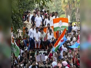 राहुल गांधी समेत 'इंडिया' गठबंधन के कई नेताओं पर दिल्ली पुलिस ने दर्ज की दो एफआईआर; बिना अनुमति मार्च और बैरिकेड तोड़ने का है आरोप