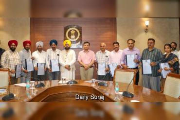 23 REVENUE OFFICERS PROMOTED, HARDEEP SINGH MUNDIAN HANDS OVER PROMOTION LETTERS
