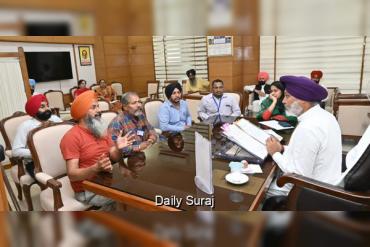 ਵਿੱਤ ਮੰਤਰੀ ਹਰਪਾਲ ਸਿੰਘ ਚੀਮਾ ਵੱਲੋਂ ਮੁਲਾਜ਼ਮ ਯੂਨੀਅਨਾਂ ਨਾਲ ਮੀਟਿੰਗਾਂ; ਅਧਿਕਾਰੀਆਂ ਨੂੰ ਜਾਇਜ਼ ਮੰਗਾਂ ਦੇ ਨਿਪਟਾਰੇ ਵਿੱਚ ਤੇਜ਼ੀ ਲਿਆਉਣ ਦੇ ਨਿਰਦੇਸ਼ ਦਿੱਤੇ