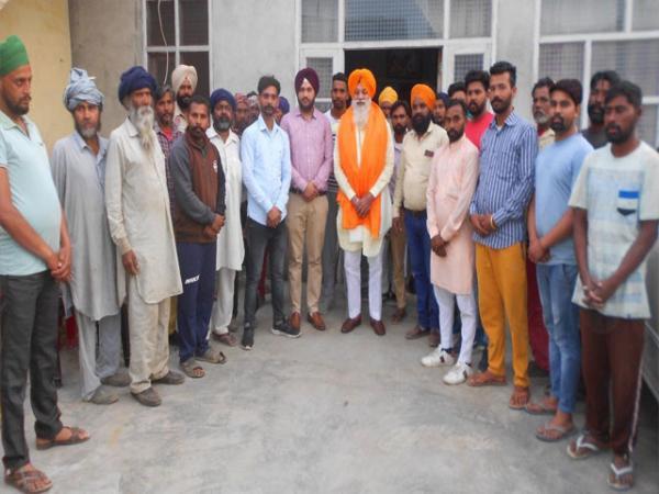 ਕਾਂਗਰਸੀ ਸਰਪੰਚਾਂ ਵਲੋਂ ਅਕਾਲੀ ਵਰਕਰਾਂ ਦੇ ਘਰ ਢਾਹੇ ਜਾਣ 'ਤੇ ਝੂਠੇ ਕੇਸ ਦਰਜ ਕਰਨ ਦੀ ਕੀਤੀ ਨਿੰਦਾ