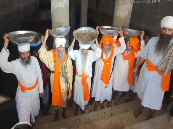 ਅਪਰਬਾਰੀ ਦੁਆਬ ਨਹਿਰ ਤਾਰਾਂ ਵਾਲਾ ਪੁਲ ਤੋਂ ਸ੍ਰੀ ਹਰਿਮੰਦਰ ਸਾਹਿਬ ਸਮੇਤ ਪੰਜ ਪਵਿੱਤਰ ਸਰੋਵਰਾਂ ਨੂੰ ਜਲ ਸਪਲਾਈ ਕਰਨ ਵਾਲੀ ਹੰਸਲੀ ਦੀ ਕਾਰ ਸੇਵਾ ਸ਼ੁਰੂ