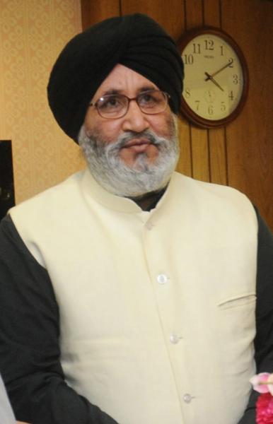 ਸ਼ਹੀਦ ਗੱਜਣ ਸਿੰਘ ਦੇ ਪਰਿਵਾਰ ਨੂੰ ਦਿਲਾਸਾ ਦੇਣ ਪੁੱਜੇ ਸਾਬਕਾ ਸਿੱਖਿਆ ਮੰਤਰੀ ਡਾ. ਦਲਜੀਤ ਸਿੰਘ ਚੀਮਾ