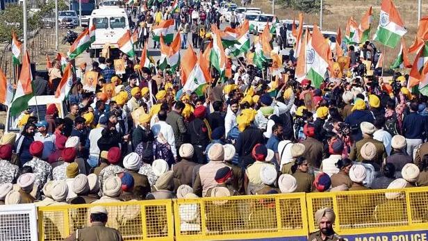 ਰੋਸ ਮਾਰਚ ਕਰਦੇ ਭਾਜਪਾ ਆਗੂਆਂ ਤੇ ਪੁਲੀਸ ਵਿਚਾਲੇ ਖਿੱਚ-ਧੂਹ