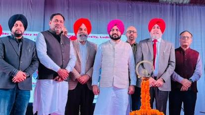  ਡੀ.ਸੀ ਨੇ ਮਾਪਿਆਂ ਨੂੰ ਆਪਣੇ ਬੱਚਿਆਂ ਦੇ ਆਧਾਰ ਕਾਰਡ ਅੱਪਡੇਟ ਕਰਨ ਦੀ ਅਪੀਲ ਕੀਤੀ