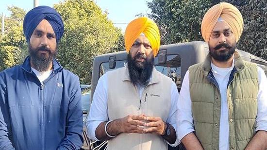 ਯੂਥ ਅਕਾਲੀ ਦਲ ਪ੍ਰਧਾਨ ਸਰਬਜੀਤ ਝਿੰਜਰ ਨੇ ਸੁਖਬੀਰ ਬਾਦਲ 'ਤੇ ਹਮਲੇ ਪਿੱਛੇ 'ਆਪ' ਸਰਕਾਰ, ਏਜੰਸੀਆਂ ਅਤੇ ਅੱਤਵਾਦੀਆਂ ਦੀ ਮਿਲੀਭੁਗਤ ਹੋਣ ਦੀ ਸ਼ੰਕਾ ਜਤਾਈ