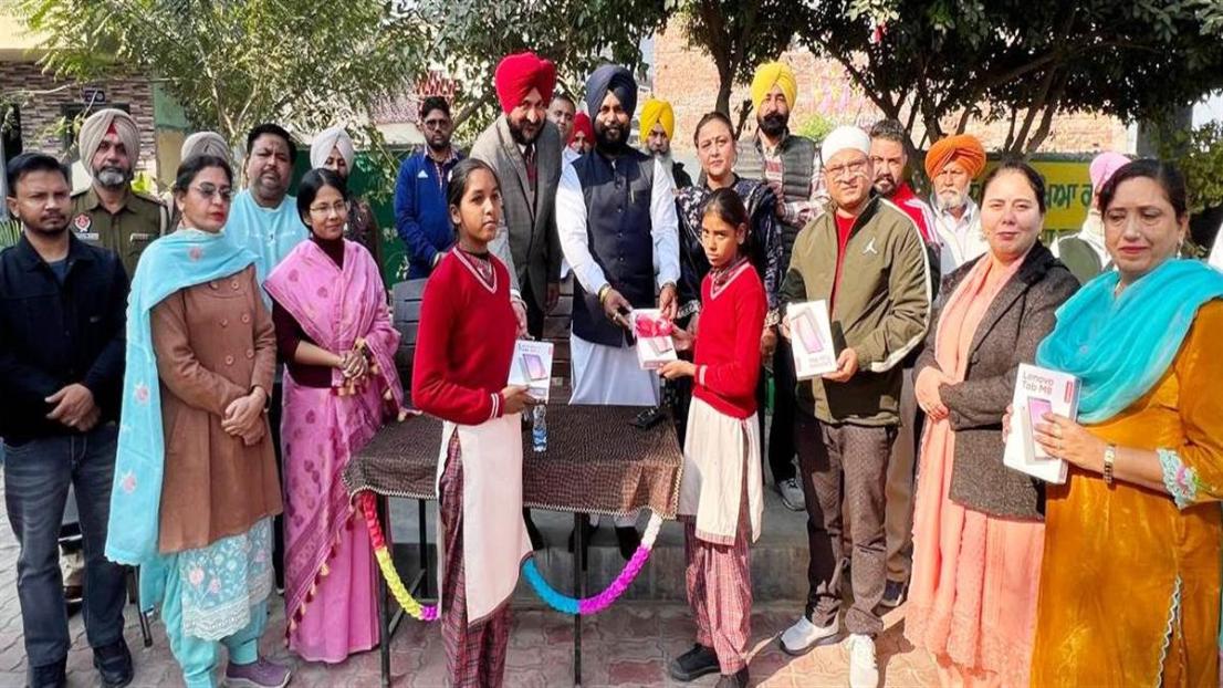 4 ਮਿਡਲ ਸਕੂਲਾਂ ’ਚ ਮਾਈਂਡਸਪਾਰਕ ਲੈਬਾਂ ਨੂੰ ਕੀਤਾ ਸ਼ੁਰੂ