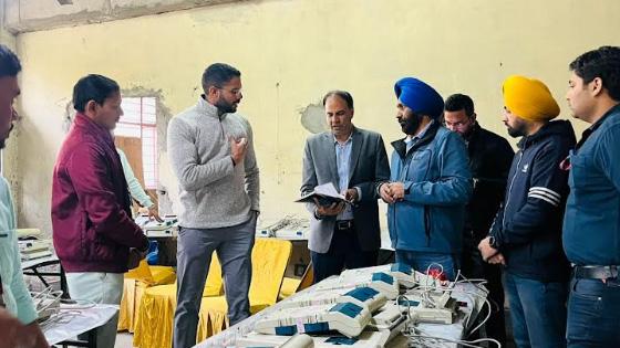 ਡੀ.ਸੀ ਨੇ ਈ.ਵੀ.ਐਮ ਦੀ ਪਹਿਲੇ ਪੱਧਰ ਦੀ ਜਾਂਚ ਦਾ ਨਿਰੀਖਣ ਕੀਤਾ