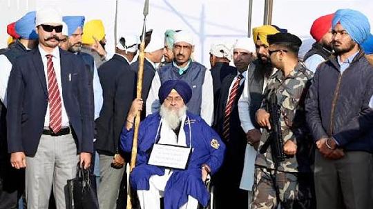 ਸੁਖਬੀਰ ਬਾਦਲ ਨੇ ਤਖਤ ਸ੍ਰੀ ਦਮਦਮਾ ਸਾਹਿਬ ਵਿਖੇ ਦੂਜੇ ਦਿਨ ਵੀ ਨਿਭਾਈ ਧਾਰਮਿਕ ਸੇਵਾ