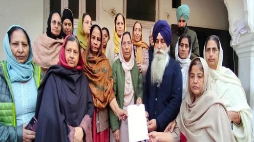 ਬੀਬੀਆਂ ਦੇ ਵਫ਼ਦ ਨੇ ਜਥੇਦਾਰ ਗਿਆਨੀ ਰਘਬੀਰ ਸਿੰਘ ਨੂੰ ਸੌਂਪਿਆ ਮੰਗ ਪੱਤਰ