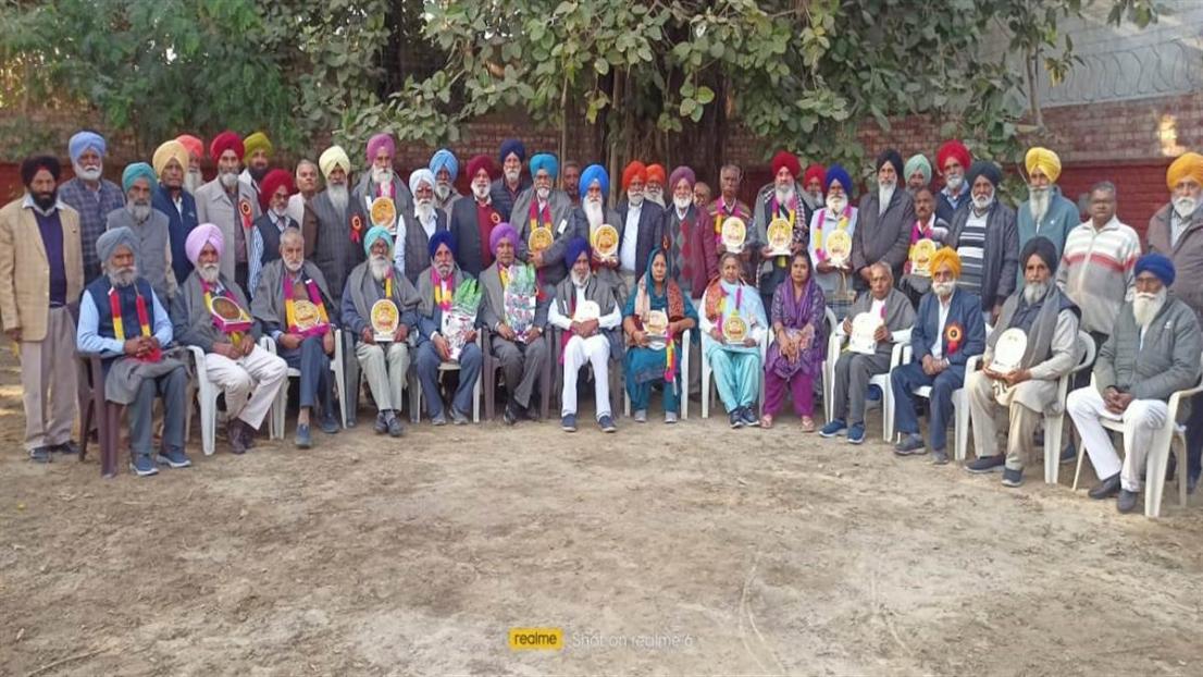 ਪੈਨਸ਼ਨਰ ਦਿਵਸ ਮੌਕੇ ਪੈਨਸ਼ਨਰਾਂ ਨੂੰ ਕੀਤਾ ਸਨਮਾਨਿਤ