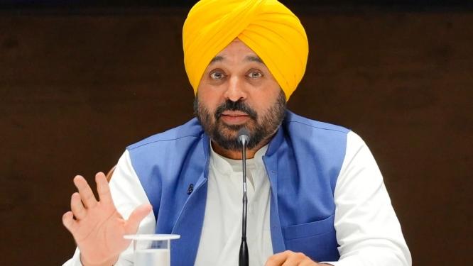 ਕਿਸਾਨੀ ਅੰਦੋਲਨ ਨੂੰ ਲੈ ਕੇ ਮੁੱਖ ਮੰਤਰੀ ਮਾਨ ਨੇ ਕੀਤਾ ਟਵੀਟ, ਕੇਂਦਰ ‘ਤੇ ਸਾਧਿਆ ਨਿਸ਼ਾਨਾ