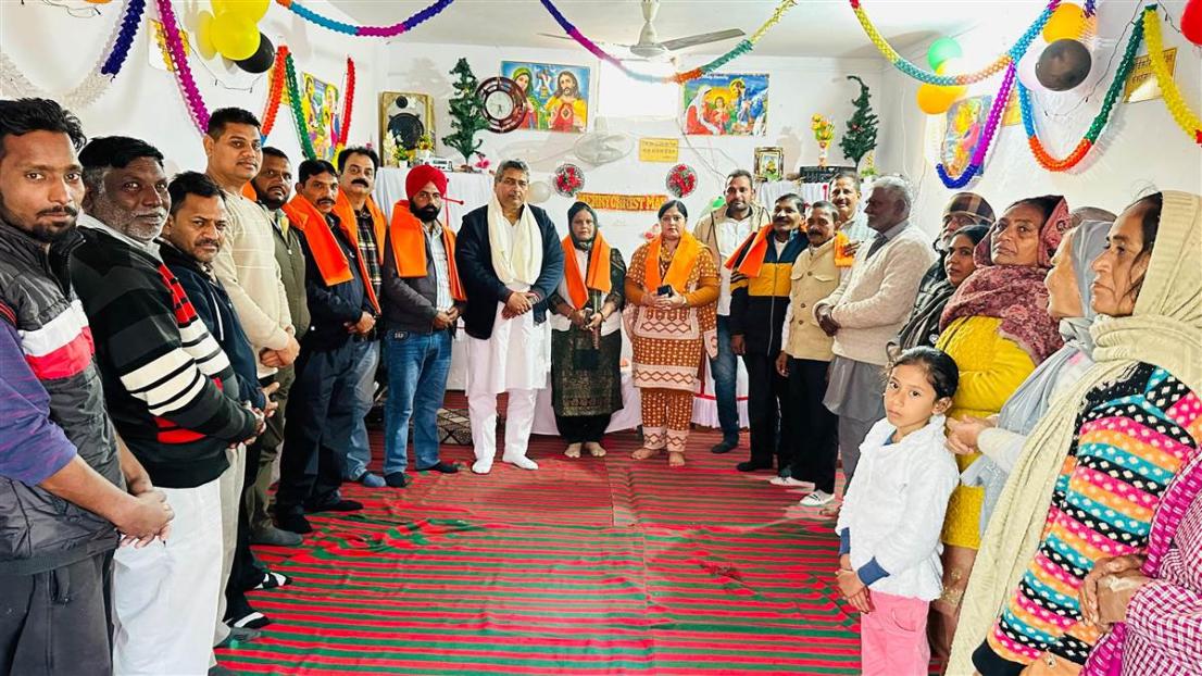 ਪਿੰਡ ਕਲੀਚਪੁਰ ਚ ਕ੍ਰਿਸਮਸ ਦਾ ਤਿਉਹਾਰ ਧੂਮ ਧਾਮ ਨਾਲ ਮਨਾਇਆ