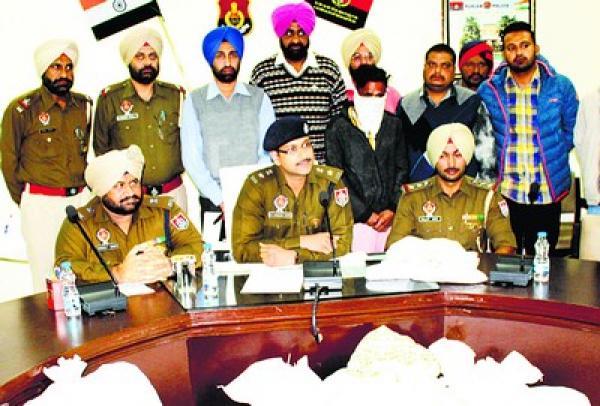 ਨਸ਼ਾ ਤਸਕਰ ਨਸ਼ੀਲੀਆਂ ਗੋਲੀਆਂ ਤੇ ਡਰੱਗ ਮਨੀ ਸਣੇ ਕਾਬੂ