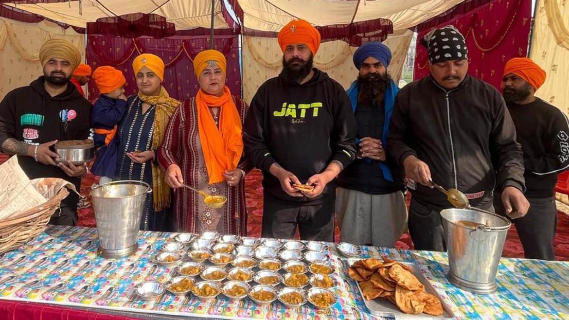 ਚਾਰ ਸਾਹਿਬਜ਼ਾਦਿਆਂ ਅਤੇ ਮਾਤਾ ਗੁਜਰ ਕੌਰ ਦੀ ਯਾਦ ਵਿਚ ਲੰਗਰ ਲਗਾਇਆ