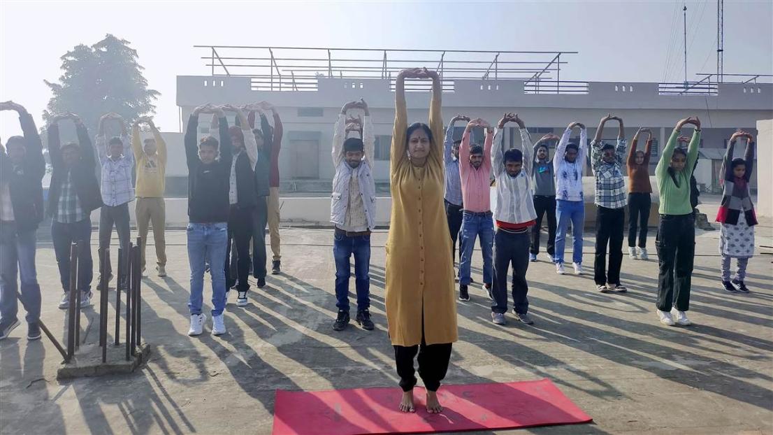 ਆਈਐੱਸਐੱਫ ਕਾਲਜ ‘ਚ ਵਿਦਿਆਰਥੀਆਂ ਲਈ ਯੋਗਾ ਸੈਸ਼ਨ ਕਰਵਾਇਆ