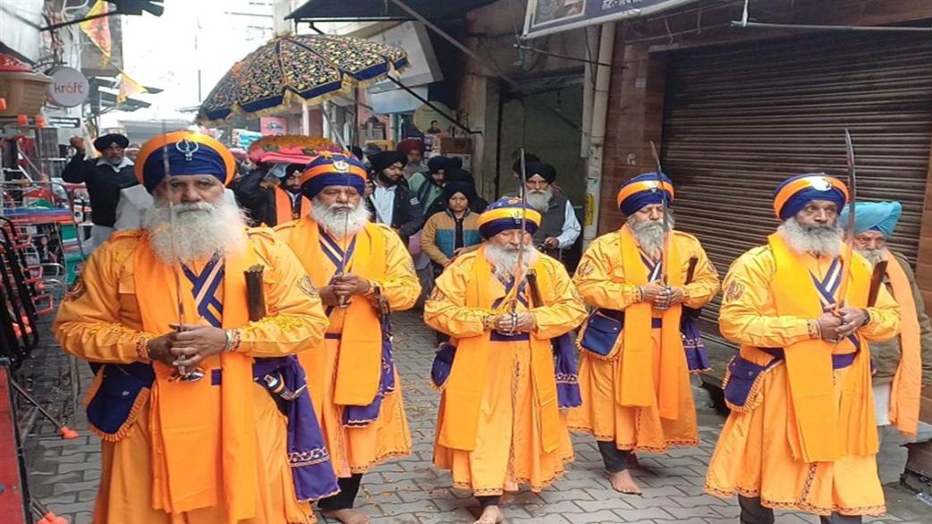 ਗੁਰੂ ਗੋਬਿੰਦ ਸਿੰਘ ਜੀ ਦੇ ਪ੍ਰਕਾਸ਼ ਦਿਹਾੜੇ ਨੂੰ ਸਮਰਪਿਤ ਸਜਾਇਆ ਨਗਰ ਕੀਰਤਨ