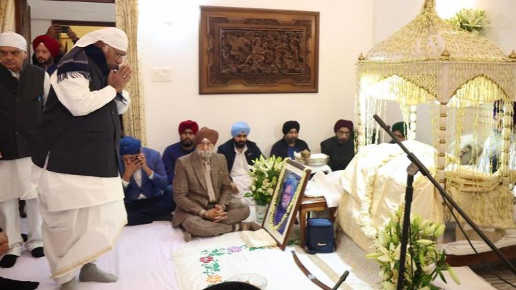 ਮਨਮੋਹਨ ਸਿੰਘ ਦੀ ਯਾਦ ‘ਚ ਉਨ੍ਹਾਂ ਦੇ ਗ੍ਰਹਿ ਵਿਖੇ ਪਾਏ ਗਏ ਸ੍ਰੀ ਅਖ਼ੰਡ ਪਾਠ ਸਾਹਿਬ ਦੇ ਭੋਗ