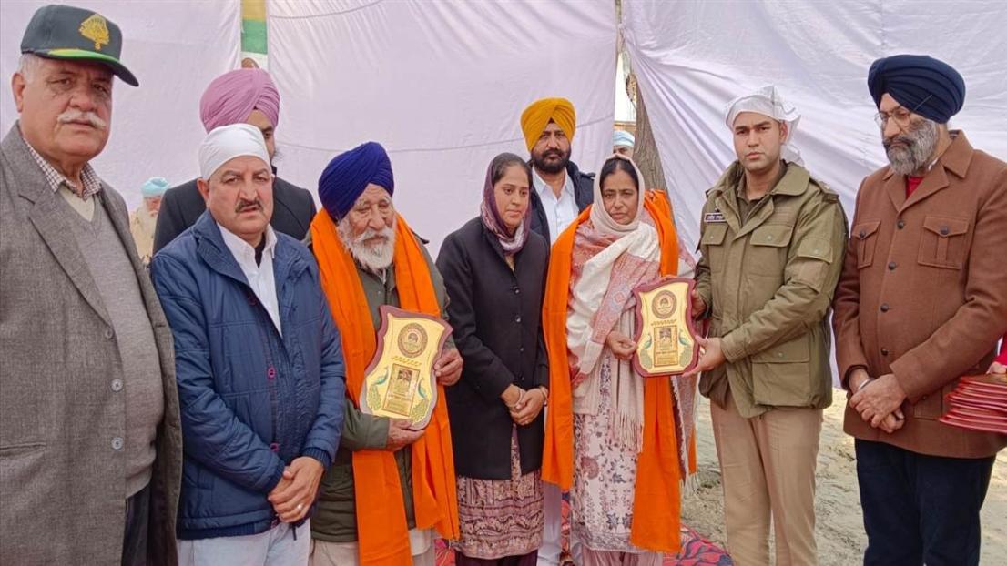 ਦੂਜੇ ਬਲੀਦਾਨ ਦਿਵਸ ਮੌਕੇ ਕਾਂਸਟੇਬਲ ਕੁਲਦੀਪ ਬਾਜਵਾ ਨੂੰ ਹੰਝੂ ਭਰੀਆਂ ਅੱਖਾਂ ਨਾਲ ਯਾਦ ਕੀਤਾ