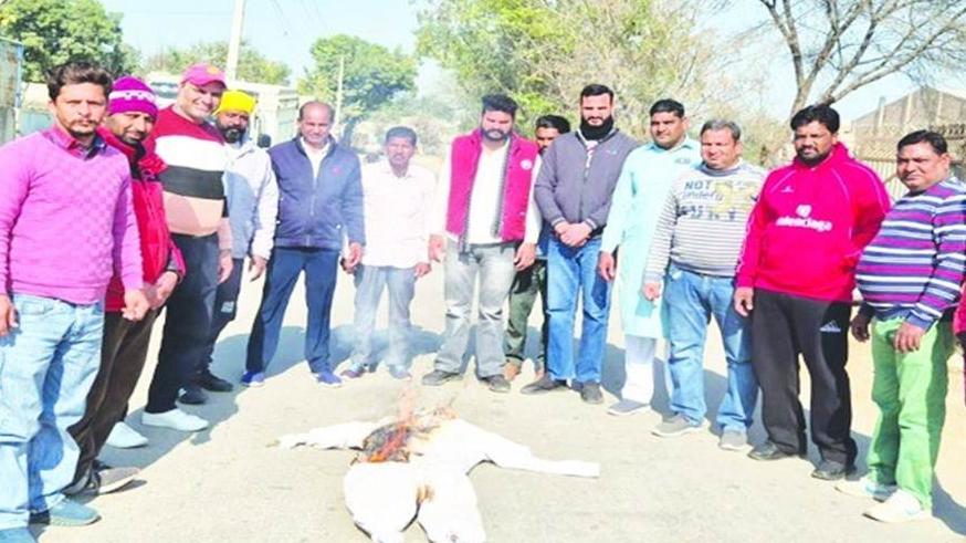 ਪੰਜਾਬ ਸਰਕਾਰ ਦੇ ਖ਼ਿਲਾਫ਼ ਅਰਥੀ ਫੂਕ ਪ੍ਰਦਰਸ਼ਨ ਦੌਰਾਨ ਕੱਢੀ ਭੜਾਸ