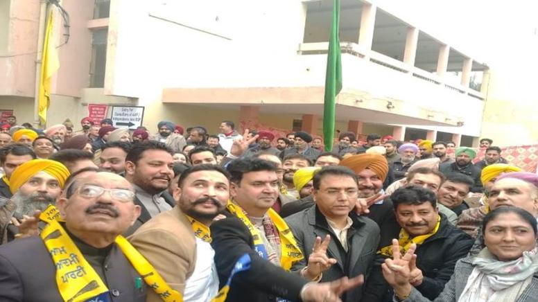 ਜਲੰਧਰ ਨੂੰ ਮਿਲਿਆ ਨਵਾਂ ਮੇਅਰ, ਆਪ ਦੇ ਵਨੀਤ ਧੀਰ ਹੱਥ ਆਈ ਕਮਾਨ; ਕਰਮਜੀਤ ਕੌਰ ਸੀਨੀਅਰ ਡਿਪਟੀ ਮੇਅਰ