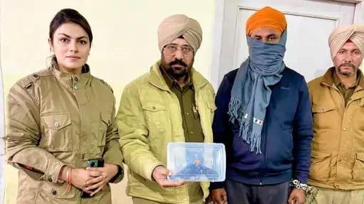 ਅੰਮ੍ਰਿਤਸਰ 'ਚ ਸਰਪੰਚ ਨੂੰ ਗੋਲੀ ਮਾਰਨ ਵਾਲੇ ਦੋਸ਼ੀ ਨੂੰ ਪੁਲਿਸ ਨੇ 24 ਘੰਟਿਆਂ 'ਚ ਕੀਤਾ ਕਾਬੂ, ਬੰਦੂਕ ਬਰਾਮਦ
