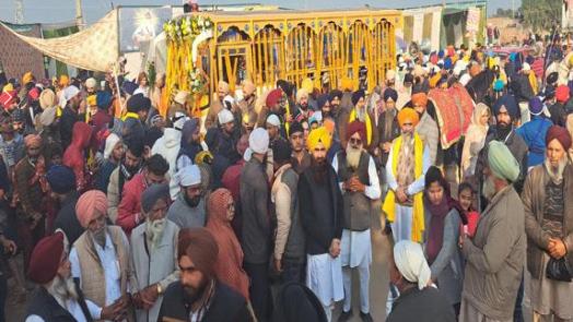 ਸ਼੍ਰੋਮਣੀ ਕਮੇਟੀ ਵਲੋਂ ਸਵੇਰੇ ਸ਼ੁਰੂ ਕੀਤਾ ਨਗਰ ਕੀਰਤਨ ਸ੍ਰੀ ਦਰਬਾਰ ਸਾਹਿਬ ਵਿਖੇ ਹੋਇਆ ਸਮਾਪਤ