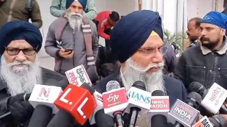 ਅਕਾਲੀ ਦਲ ਦੀ ਭਰਤੀ ਪ੍ਰਕਿਰਿਆ ਦਾ ਨਾਰਾਜ਼ ਆਗੂਆਂ ਵੱਲੋਂ ਵਿਰੋਧ, ਜਥੇਦਾਰ ਸ੍ਰੀ ਅਕਾਲ ਤਖ਼ਤ ਨਾਲ ਕੀਤੀ ਮੁਲਾਕਾਤ