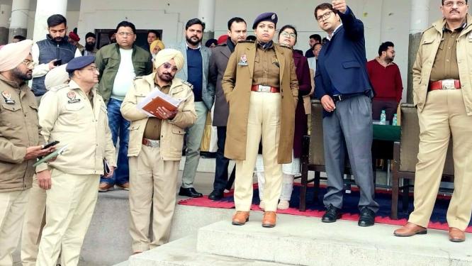 ਡੀ.ਆਈ.ਜੀ, ਡੀ.ਸੀ, ਤੇ ਐੱਸ.ਐੱਸ.ਪੀ ਵੱਲੋਂ ਨਹਿਰੂ ਸਟੇਡੀਅਮ ਦਾ ਦੌਰਾ