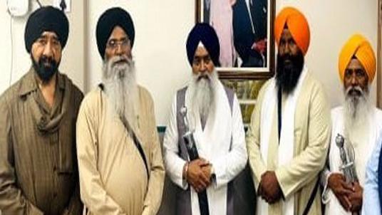 ਸ਼੍ਰੋਮਣੀ ਕਮੇਟੀ ਦੇ ਵਫ਼ਦ ਨੇ ਪਾਕਿਸਤਾਨ ਹਾਈ ਕਮਿਸ਼ਨਰ ਨਾਲ ਕੀਤੀ ਮੁਲਾਕਾਤ