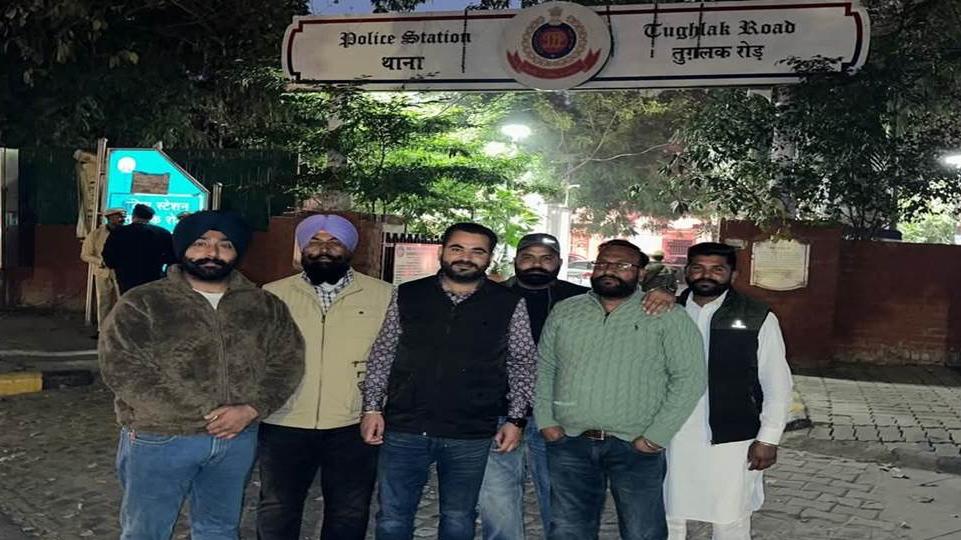 ਫਾਜ਼ਿਲਕਾ ਦੇ 'ਆਪ' ਆਗੂ ਦਿੱਲੀ ਪੁਲਿਸ ਵਲੋਂ ਗ੍ਰਿਫਤਾਰ, ਵਿਧਾਇਕ ਨੇ ਛੁਡਵਾਏ