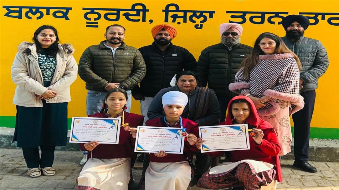 ਸਰਕਾਰੀ ਹਾਈ ਸਕੂਲ ਪੰਜਵੜ੍ਹ ਦੀ ਵਿਦਿਆਰਥਣਾਂ ਨੇ ਕਰਾਟੇ ਮੁਕਾਬਲਿਆਂ ਵਿਚ ਮਾਰੀ ਬਾਜ਼ੀ
