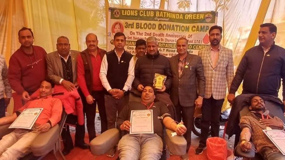 ਕਲੱਬ ਨੇ ਦਰਸ਼ਨਾ ਰਾਣੀ ਦੀ ਯਾਦ ’ਚ ਖ਼ੂਨਦਾਨ ਕੈਂਪ ਲਾਇਆ