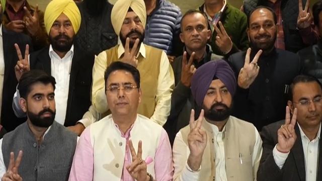 ਅਮਨ ਅਰੋੜਾ ਨੇ ਬਠਿੰਡਾ ਪੁੱਜ ਕੇ ਨਵੇਂ ਮੇਅਰ ਨੂੰ ਦਿੱਤੀ ਵਧਾਈ