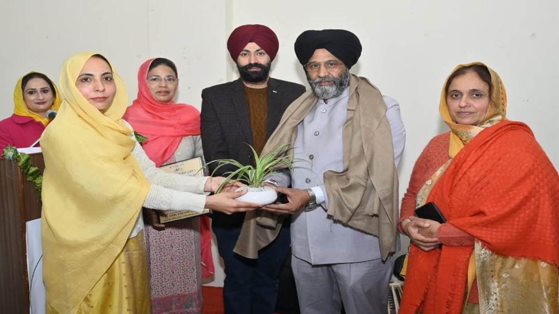 ਕਰਹਾਲੀ ਸਾਹਿਬ ਕਾਲਜ ਵਿਖੇ ਸ੍ਰੀ ਅਖੰਡ ਪਾਠ ਸਾਹਿਬ ਦੇ ਭੋਗ ਪਾਏ