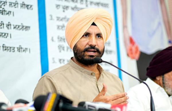 ਆਪ ਸਰਕਾਰ ਨੂੰ ਕਰਮਚਾਰੀਆਂ ਅਤੇ ਪੈਨਸ਼ਨਰਾਂ ਨੂੰ ਇੱਕ ਕਿਸ਼ਤ ਵਿੱਚ ₹14,000 ਕਰੋੜ ਬਕਾਇਆ ਦੇਣਾ ਪਵੇਗਾ: ਰਾਜਾ ਵੜਿੰਗ