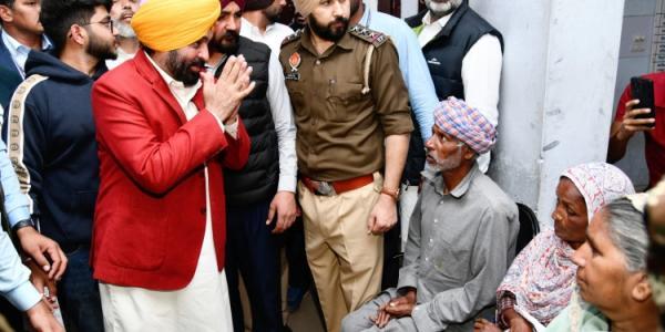 ਮੁੱਖ ਮੰਤਰੀ ਵੱਲੋਂ ਜ਼ਮੀਨੀ ਹਕੀਕਤਾਂ ਦਾ ਜਾਇਜ਼ਾ; ਚੀਮਾ ਅਤੇ ਸਰਦੂਲਗੜ੍ਹ ਦੇ ਤਹਿਸੀਲ ਕੰਪਲੈਕਸਾਂ ਦਾ ਅਚਨਚੇਤੀ ਦੌਰਾ