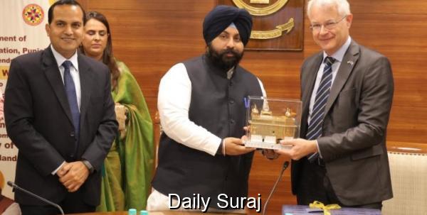 ਹਰਜੋਤ ਬੈਂਸ ਤੇ ਫਿਨਲੈਂਡ ਦੇ ਰਾਜਦੂਤ ਵੱਲੋਂ 72 ਪ੍ਰਾਇਮਰੀ ਅਧਿਆਪਕਾਂ ਦੇ ਦੂਜੇ ਬੈਚ ਲਈ ਸਿਖਲਾਈ ਪ੍ਰੋਗਰਾਮ ਦਾ ਉਦਘਾਟਨ