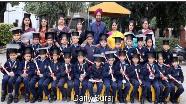ਆਸ਼ਮਾ ਇੰਟਰਨੈਸ਼ਨਲ ਸਕੂਲ ’ਚ ਛੋਟੇ-ਛੋਟੇ ਬੱਚਿਆਂ ਲਈ ਗ੍ਰੈਜੂਏਸ਼ਨ ਸੈਰਾਮਨੀ ਕਰਵਾਈ