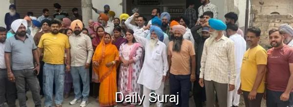 ਚੰਡੀਗੜ੍ਹ: ਪਿੰਡ ਖੁੱਡਾ ਅਲੀ ਸ਼ੇਰ ’ਚ ਤਿੰਨ ਸਕੂਲਾਂ ਦੇ ਵਿਚਕਾਰ ਖੋਲ੍ਹੇ ਗਏ ਸ਼ਰਾਬ ਦੇ ਠੇਕੇ ਦਾ ਵਿਰੋਧ