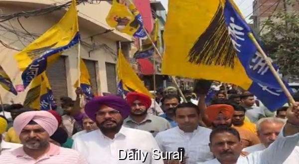 ‘ਆਪ’ ਵਲੋਂ ਭਾਜਪਾ ਨੇਤਾ ਤਰੁਣ ਚੁੱਘ ਦੇ ਘਰ ਅੱਗੇ ਧਰਨਾ