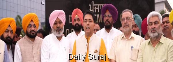 ਪਾਣੀਆਂ ਦੇ ਮੁੱਦੇ ਨੂੰ ਲੈ ਕੇ ਪੰਜਾਬ ਸਰਕਾਰ ਨੇ ਸੋਮਵਾਰ ਨੂੰ ਵਿਧਾਨ ਸਭਾ ਦਾ ਵਿਸ਼ੇਸ਼ ਸੈਸ਼ਨ ਬੁਲਾਇਆ