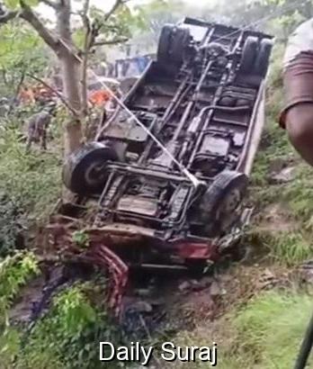 Tragic Accident in Mandi: Bus Plunges into Gorge, 17 Hurt
